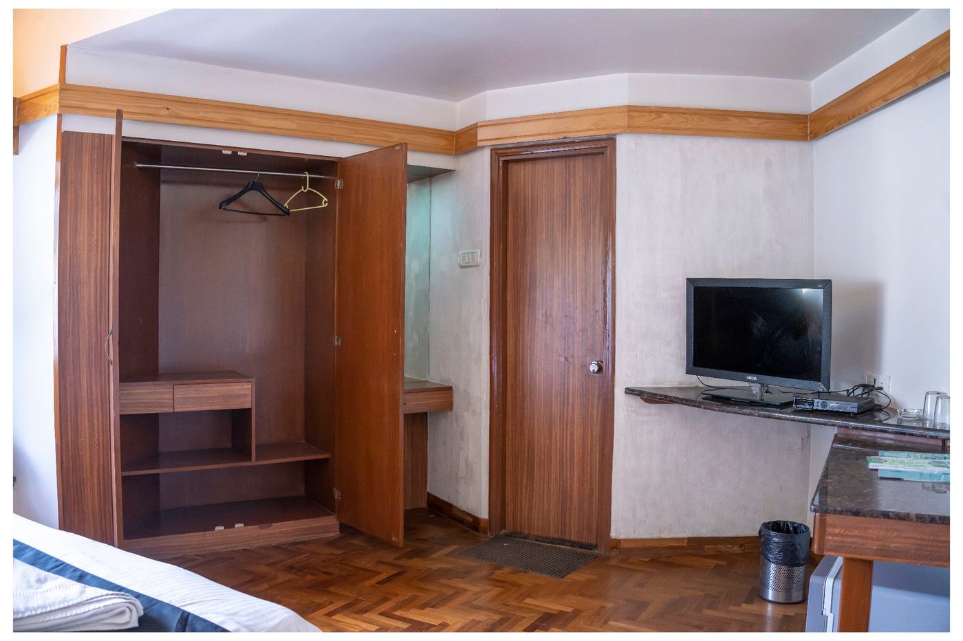 Deluxe Room Wardrobe